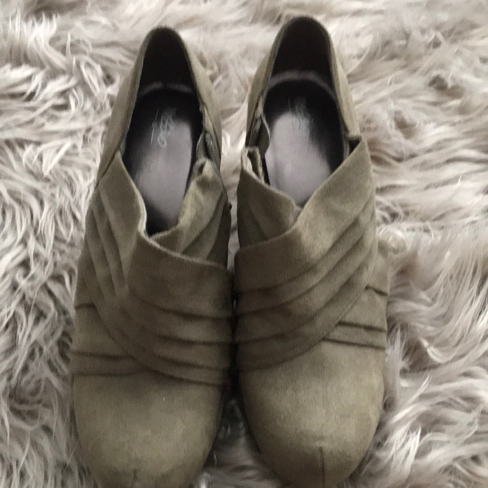 Tan booties - Picture 2 of 3